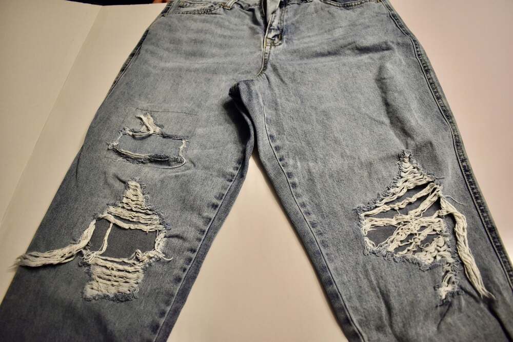 NY&C Dream Curvy Boyfriend Distressed Ripped Jeans Size 12
